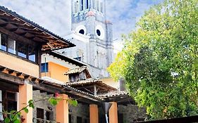 Hotel La Casa De Piedra